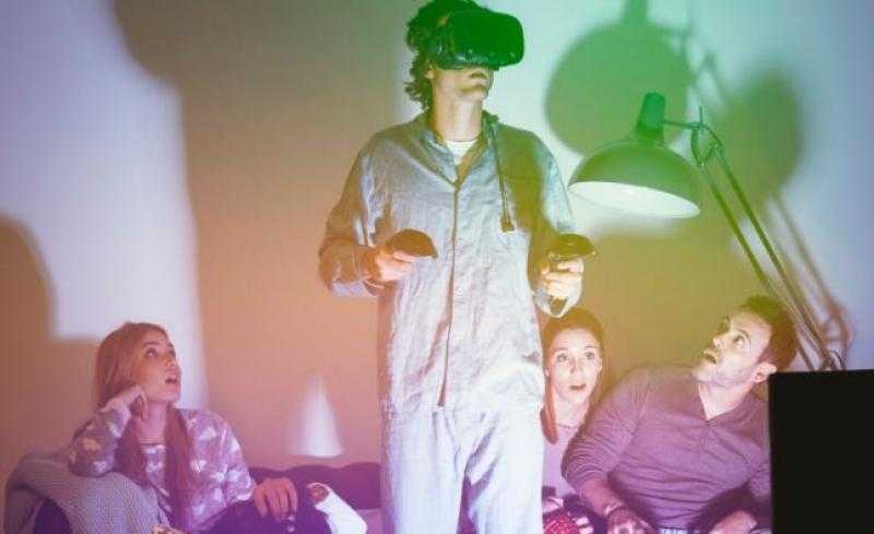 كيف غيّرت التكنولوجيا حياة الشباب العرب